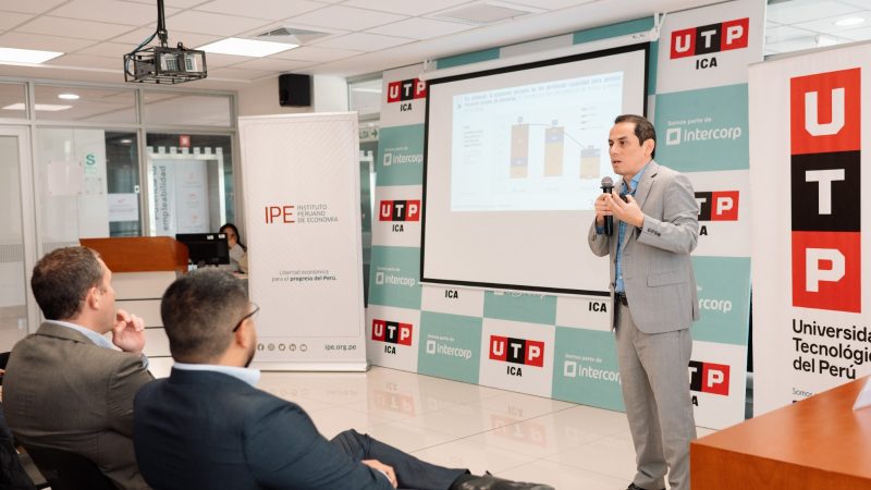 UTP ICA Y EL INSTITUTO PERUANO DE ECONOMÍA ORGANIZARON FORO DE DESARROLLO ECONÓMICO REGIONAL