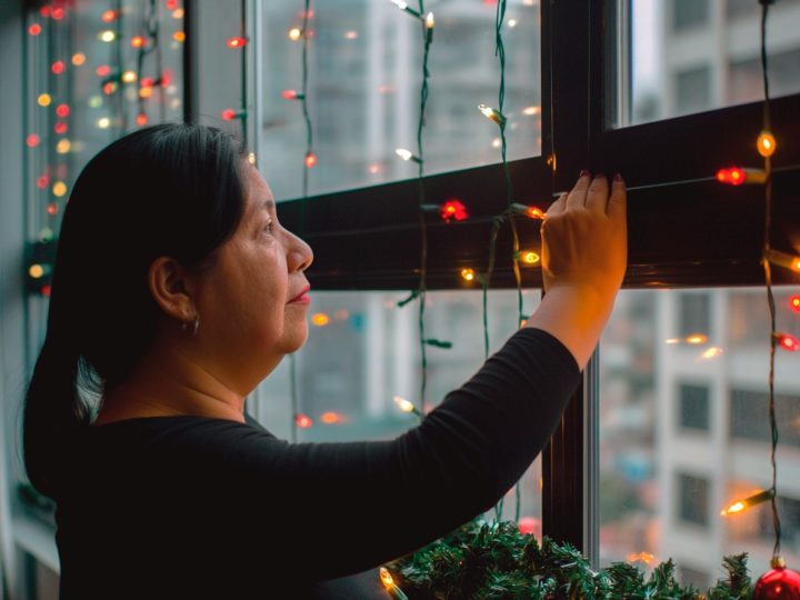 #NAVIDAD SEGURA: ¿CÓMO INSTALAR LAS LUCES NAVIDEÑAS Y QUÉ CUIDADOS TENER?