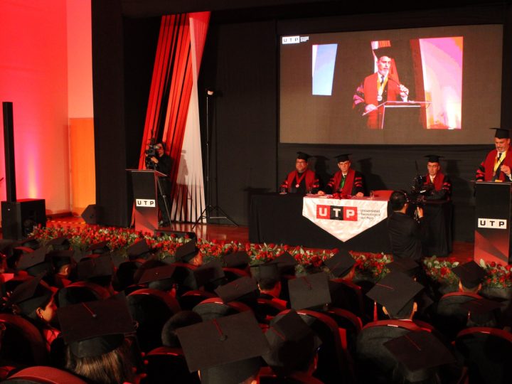 UTP ICA CELEBRA SU PRIMERA CEREMONIA DE GRADUACIÓN